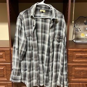 Men’s long sleeve button up flannel type shirt